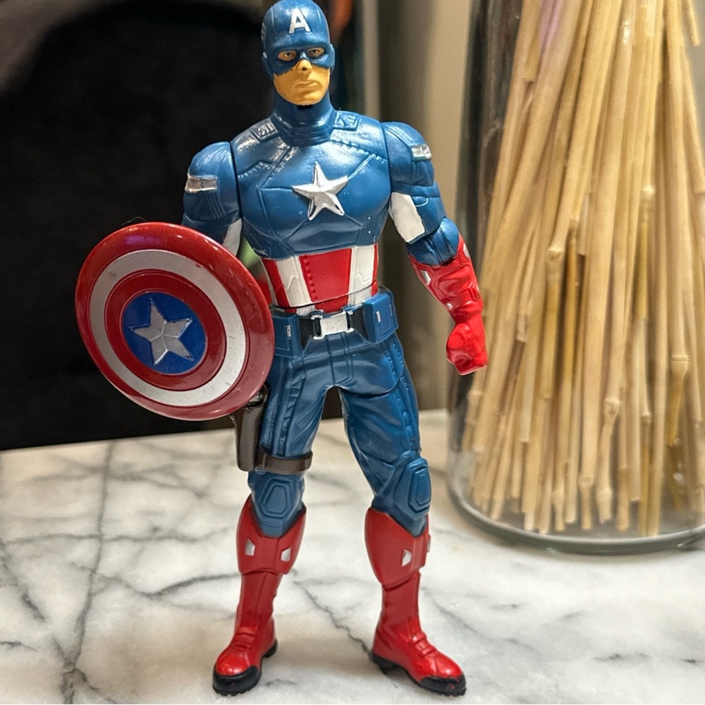 Marvel, Captain America 6 inch poseable figure